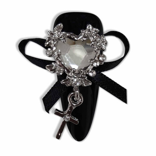 Hantyer 10pcs Black Press on Nails with Heart Rhinestones & Silver Charms, Long Stiletto Glossy Dark Edgy Fake Nails, Reusable Gothic Glam False Nails for Women Night Party Valentine's Day